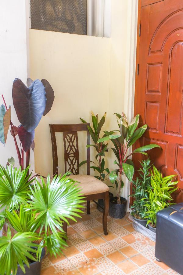 The Little Siri Hotel Chiang Mai Exterior foto
